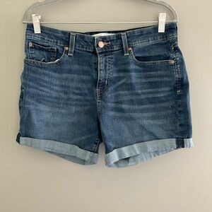 Levi Strauss, blue jean shorts